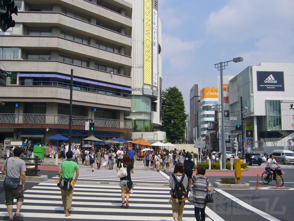 神宮前交差点写真画像