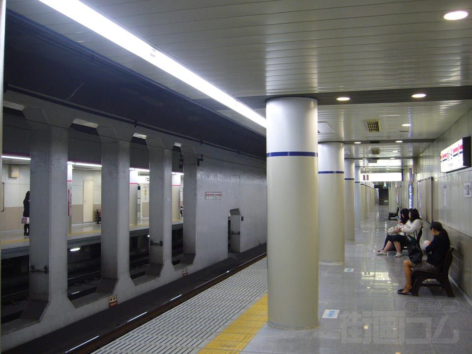 京王幡ヶ谷駅ホーム写真画像