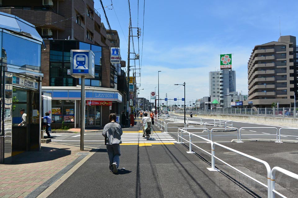 東京メトロ平和台駅前