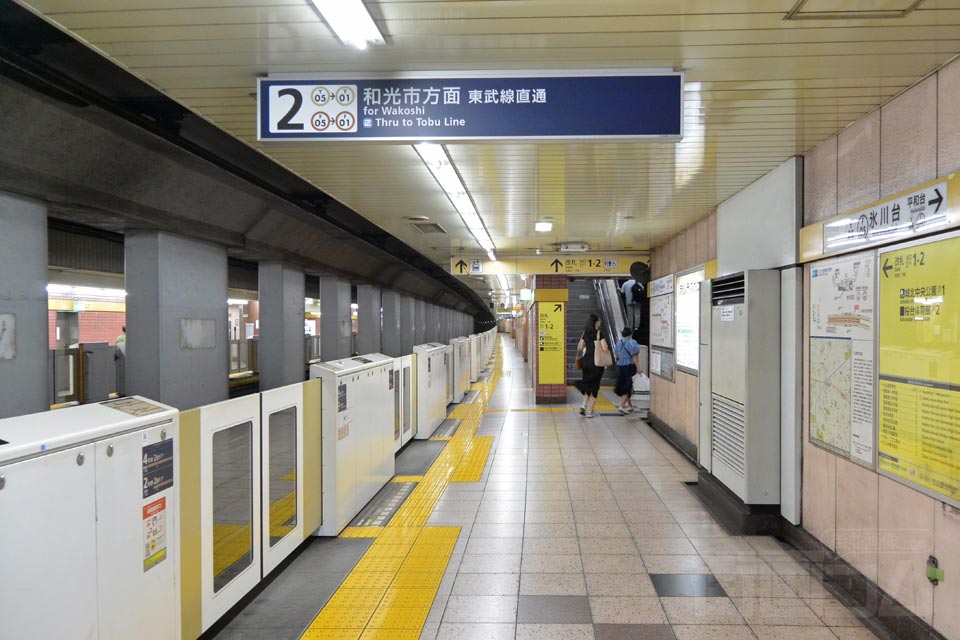東京メトロ氷川台駅ホーム(東京メトロ有楽町線・副都心線)