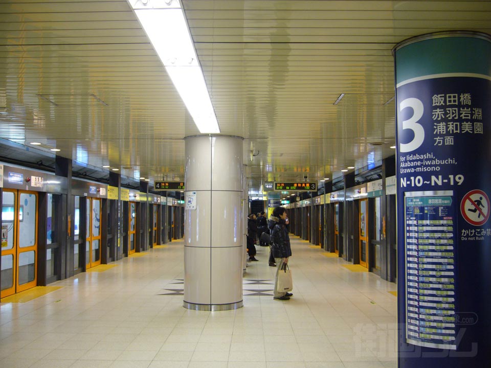 東京メトロ市ヶ谷駅写真画像