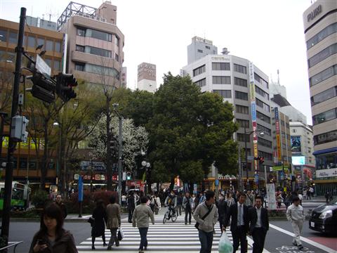 東口五差路交差点写真画像