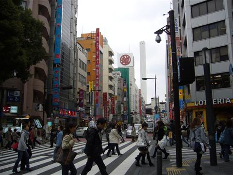 東口五差路交差点写真画像