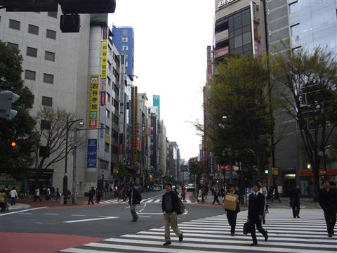 東口五差路交差点写真画像