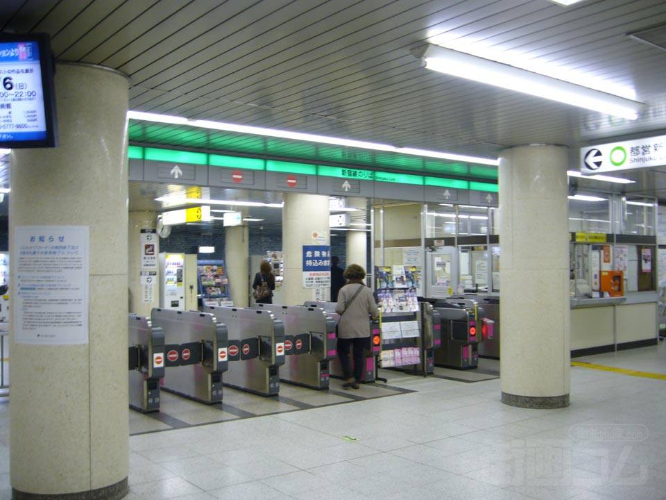 都営地下鉄岩本町駅