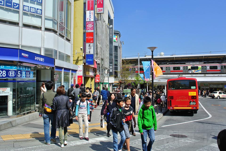 東急自由が丘駅正面口前