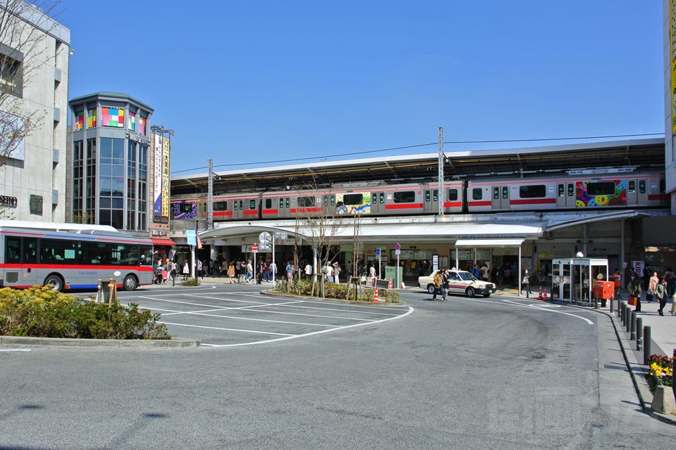 東急自由が丘駅正面口前