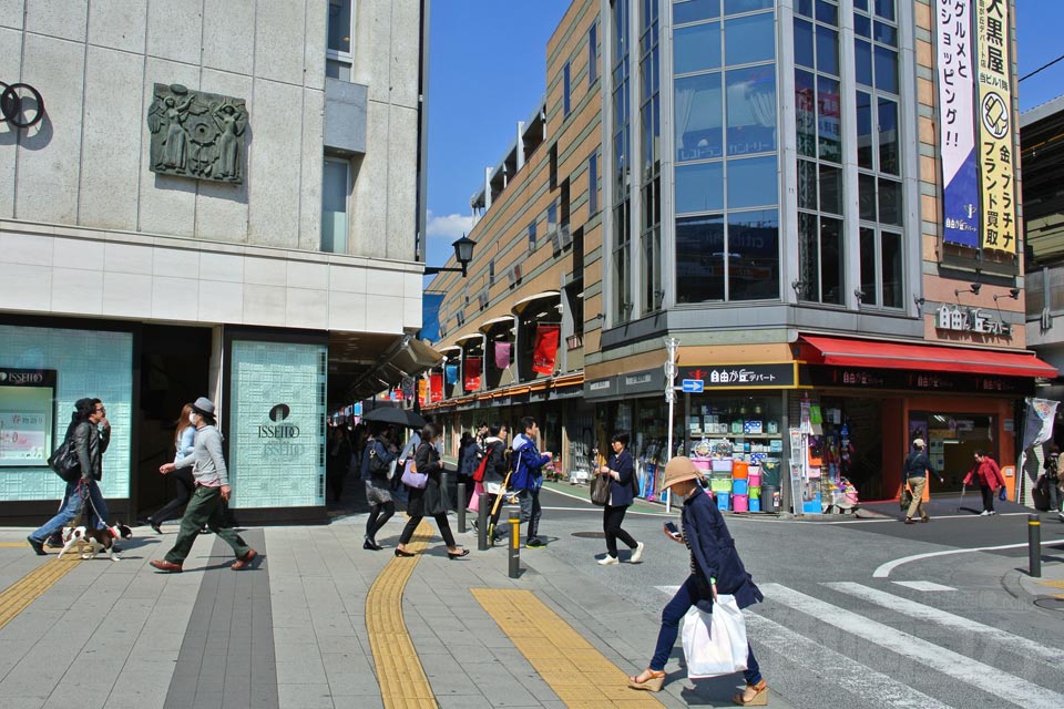 東急自由が丘駅正面口前