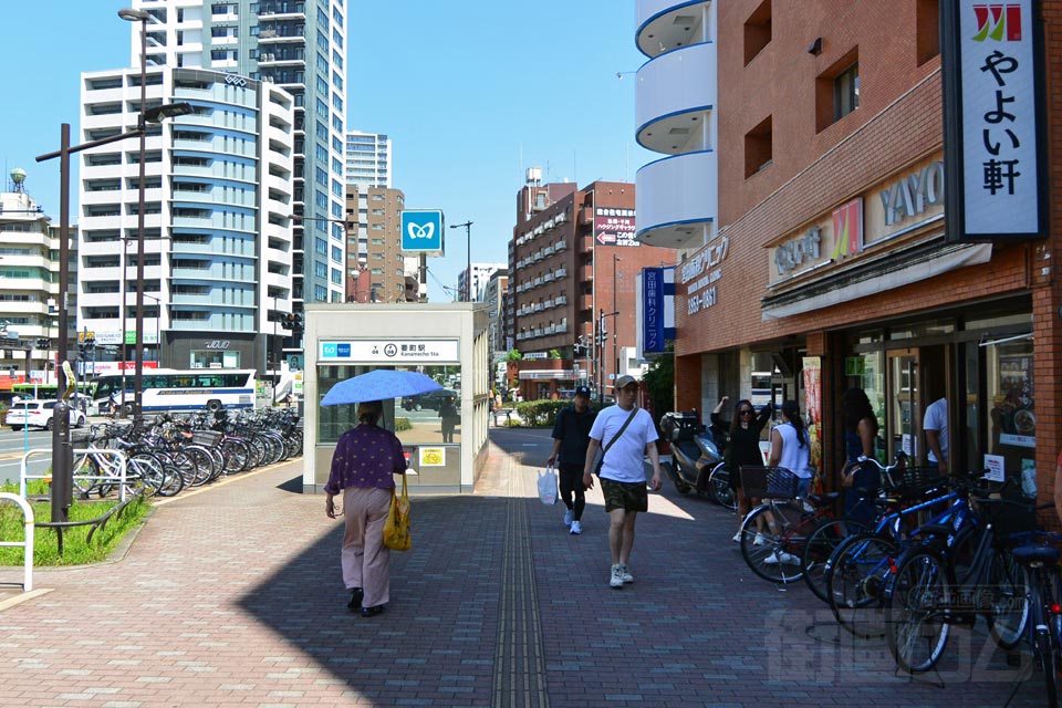 東京メトロ要町駅前