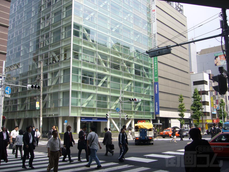 神田駅前交差点