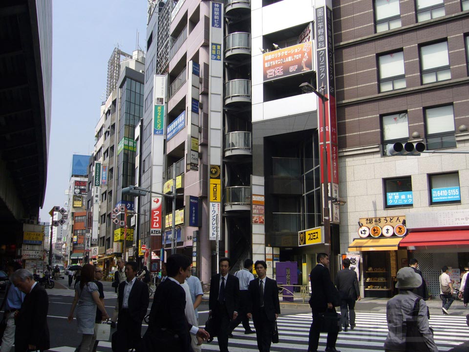 神田駅前交差点