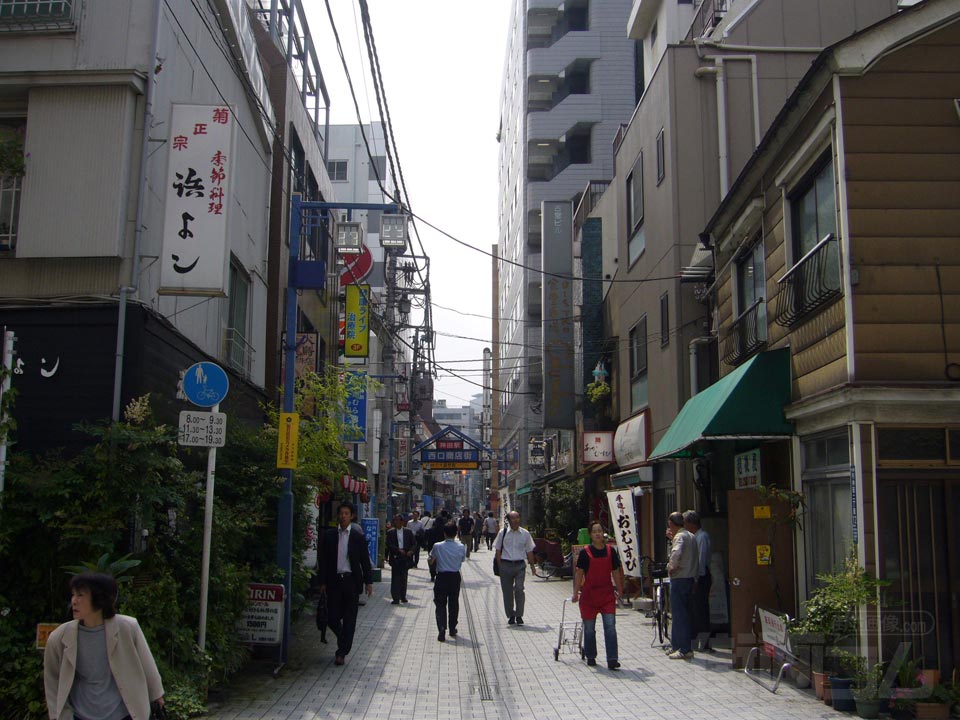 神田駅西口商店街
