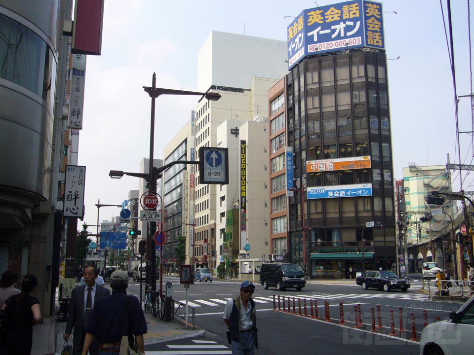 中央通り(国道17号線)