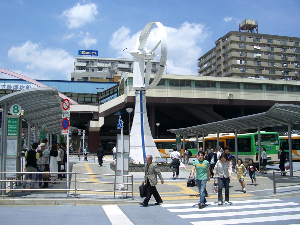 東京メトロ葛西駅中央口南側