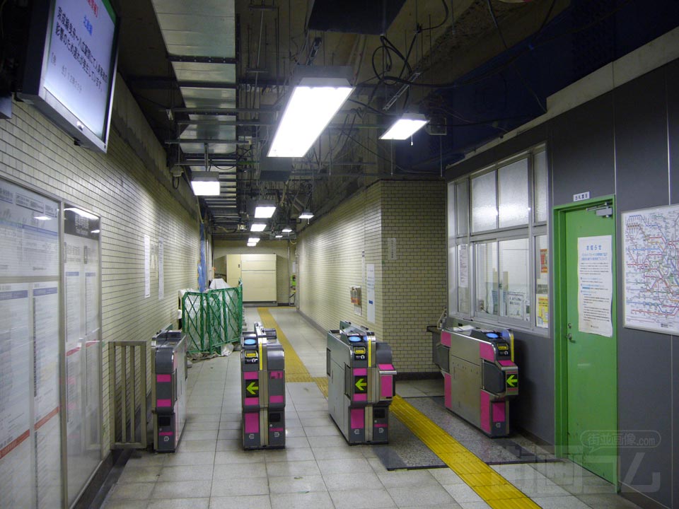 都営地下鉄春日駅改札口
