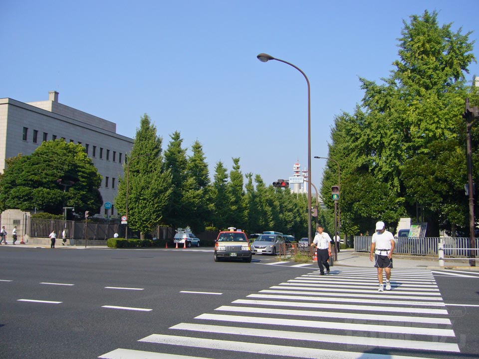 総理官邸前交差点