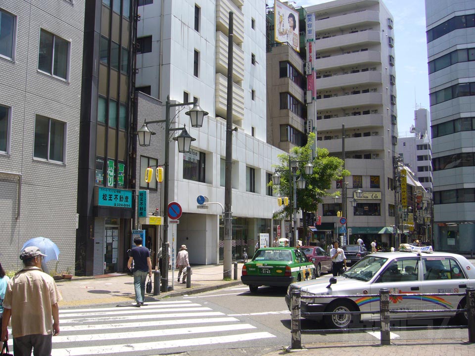 JR高円寺駅南口前