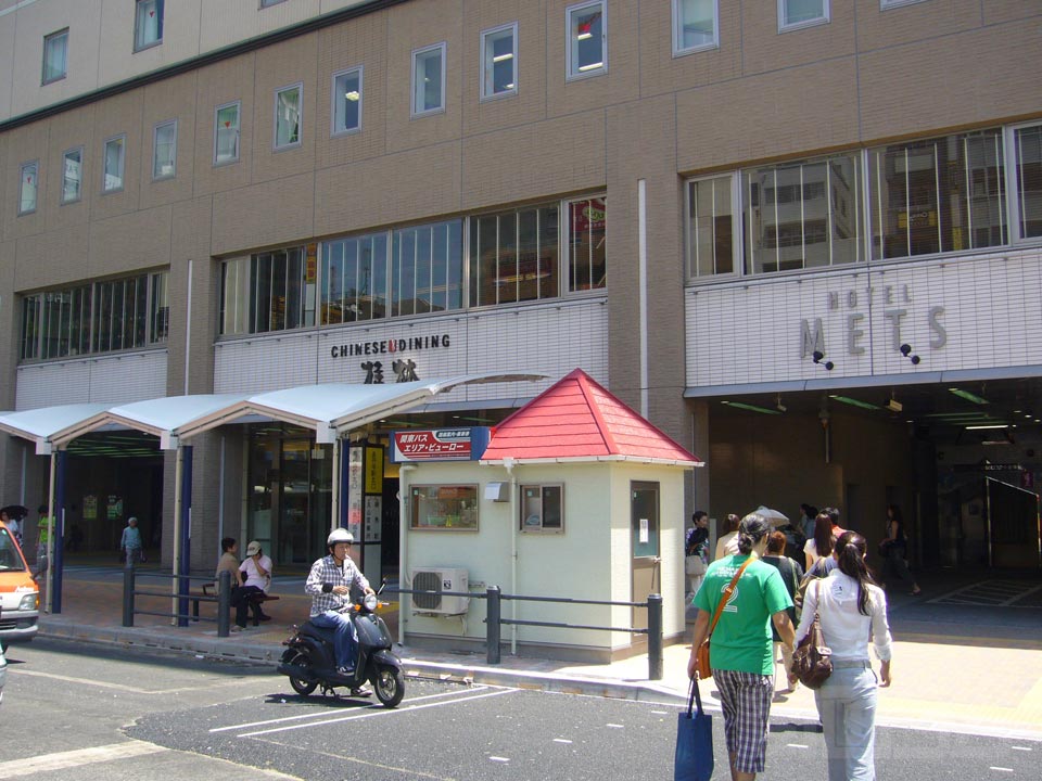 JR高円寺駅北口前