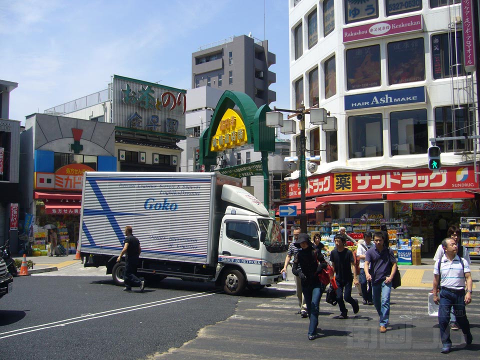 JR高円寺駅北口前