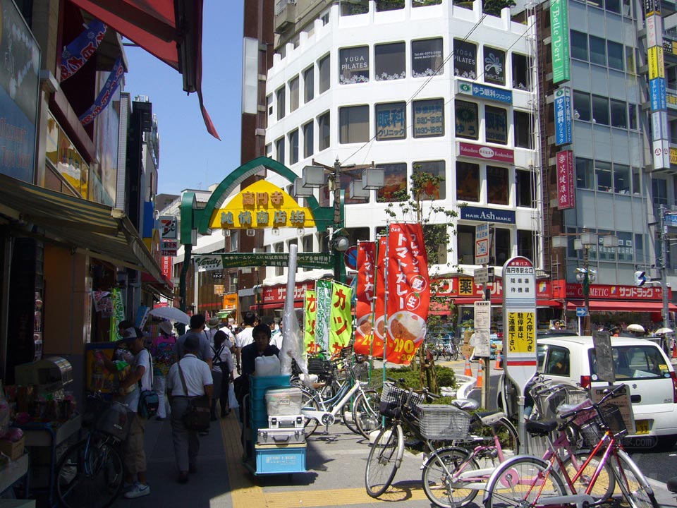 JR高円寺駅北口前