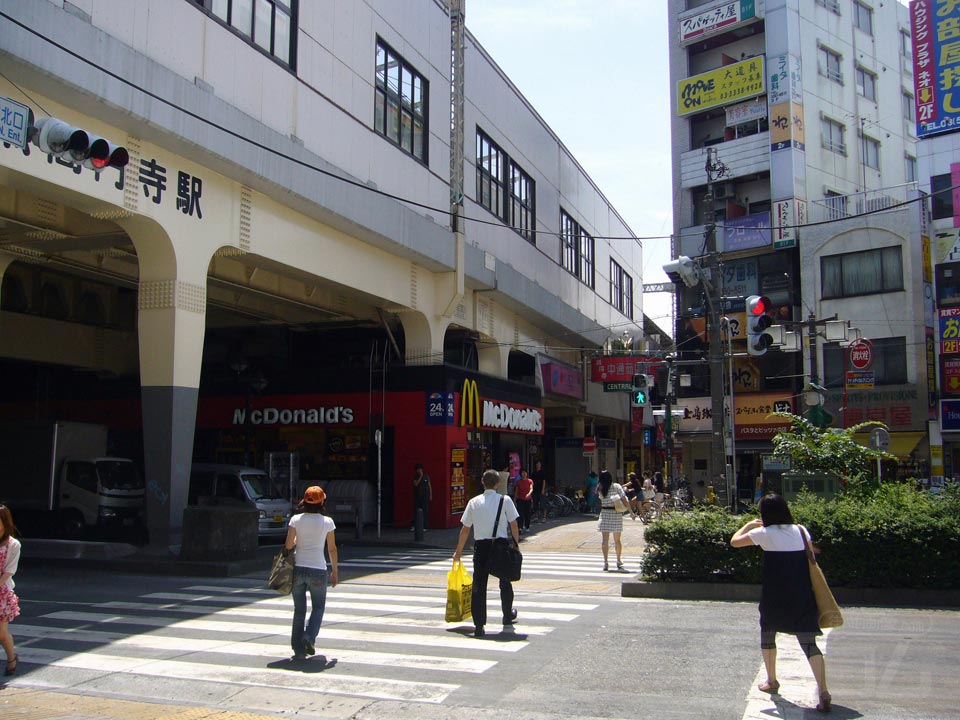 JR高円寺駅北口前
