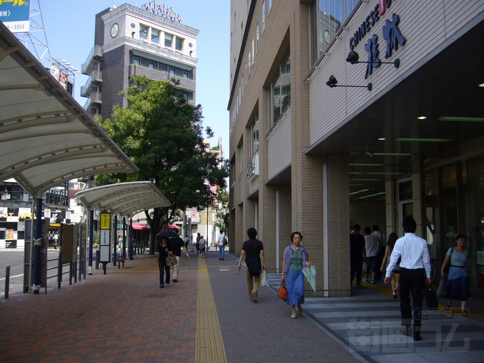 JR高円寺駅北口前