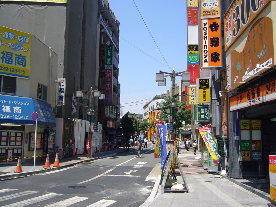 JR高円寺駅北口前