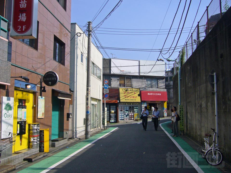 京王駒場東大前駅西口前写真画像