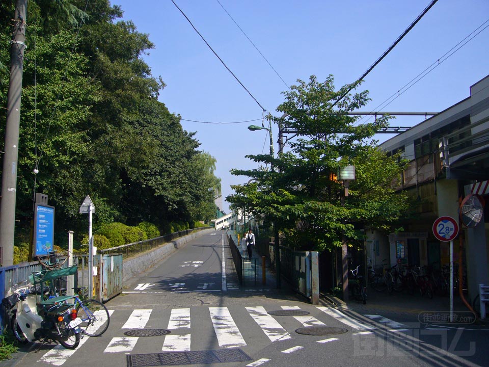 京王駒場東大前駅前写真画像