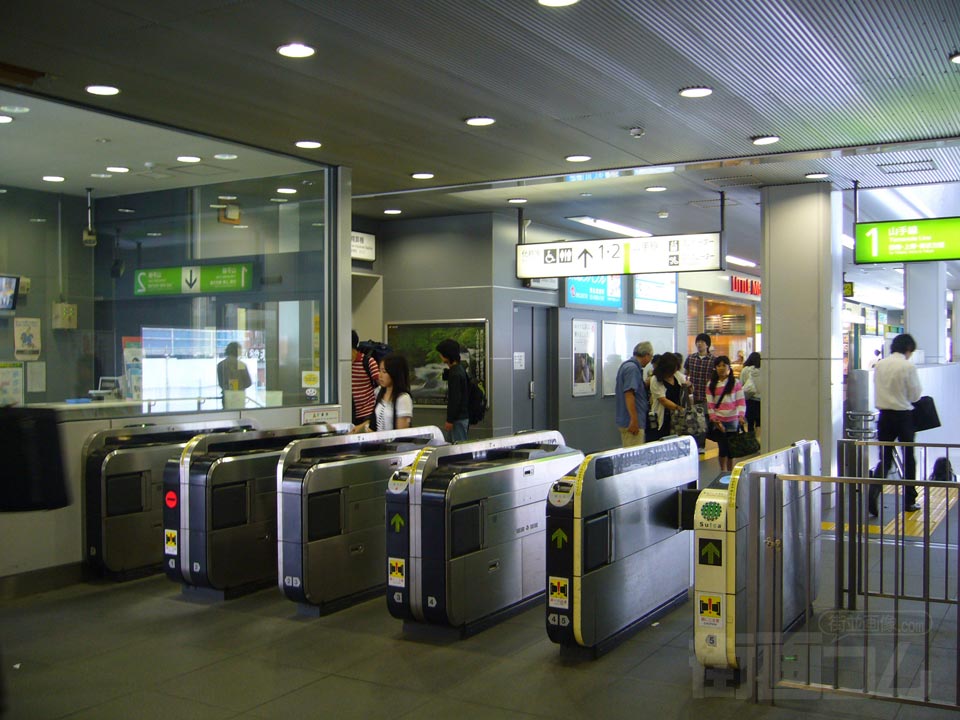 JR駒込駅北口改札口