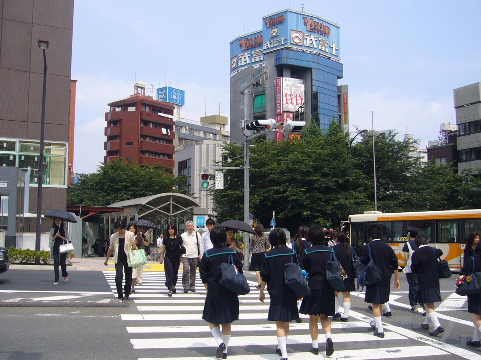 駒込駅前南交差点