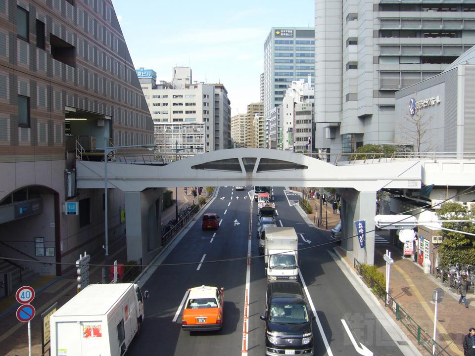 東京メトロ後楽園駅前