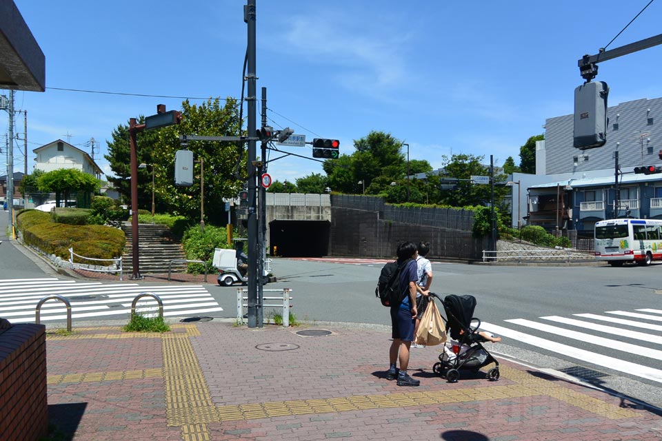 小竹向原駅交差点