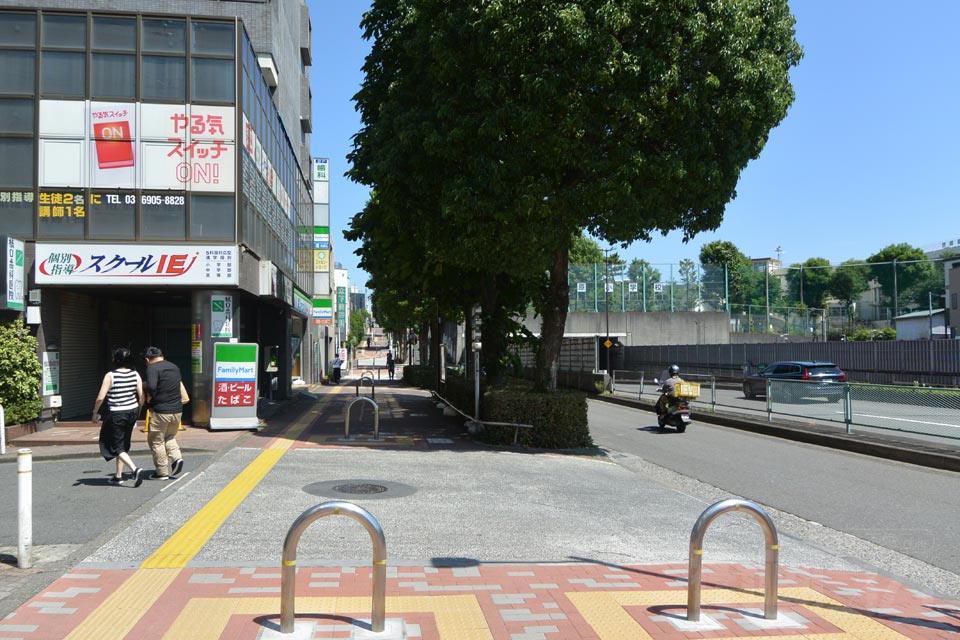 東京メトロ小竹向原駅前