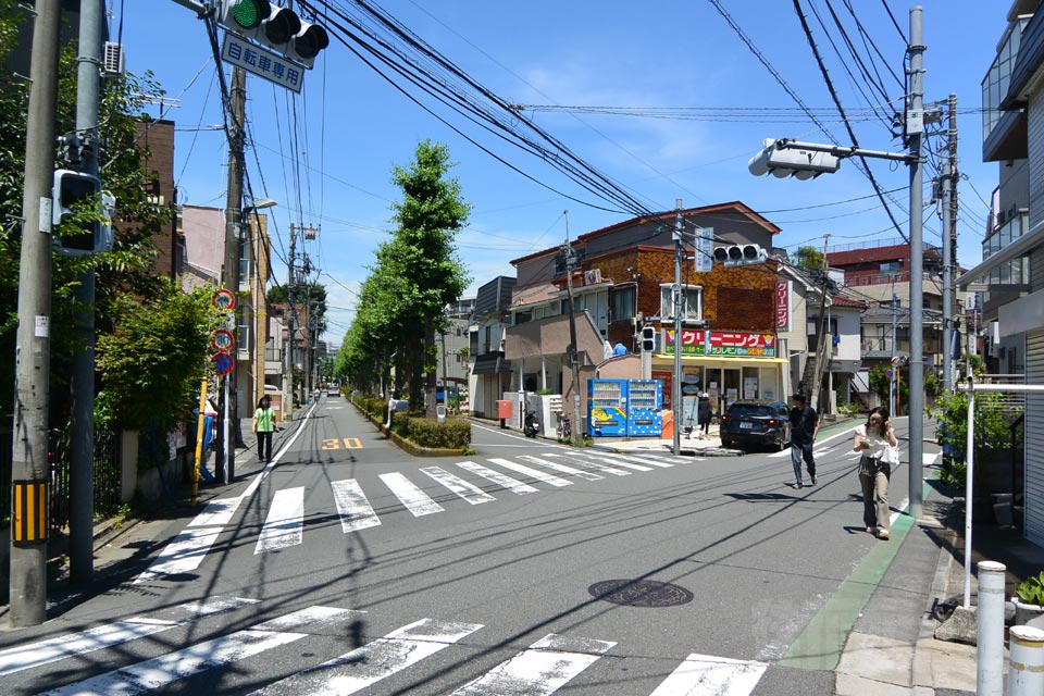 小茂根一丁目第二交差点