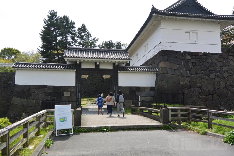 旧江戸城清水門(高麗門)