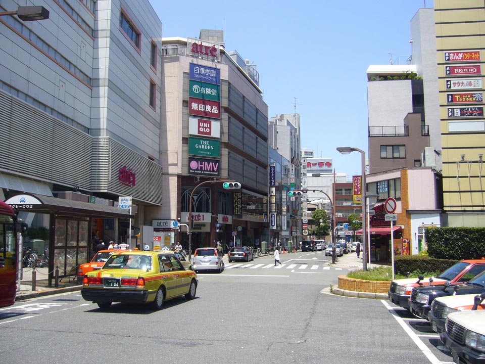 JR目黒駅東口前写真画像