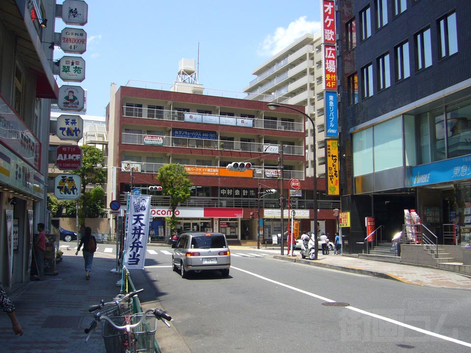 JR目黒駅東口前写真画像
