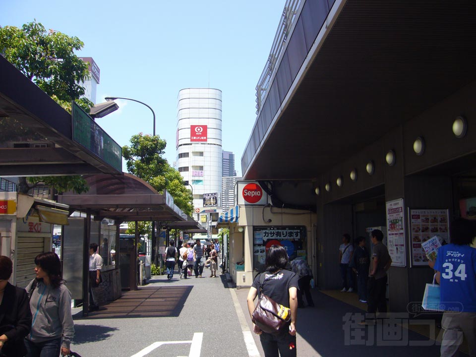 JR目黒駅西口前写真画像