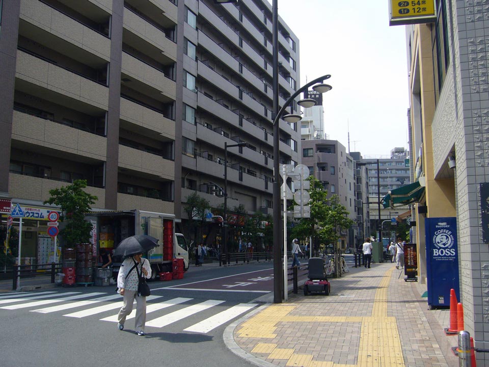 明大前駅前通り写真画像