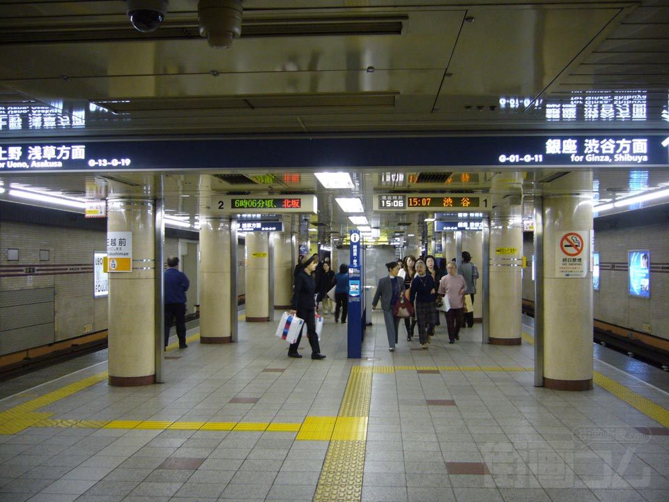 東京メトロ三越前駅ホーム(東京メトロ銀座線)