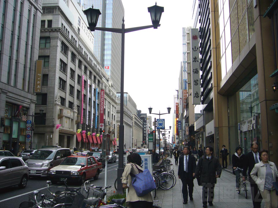 中央通り(国道4号線)