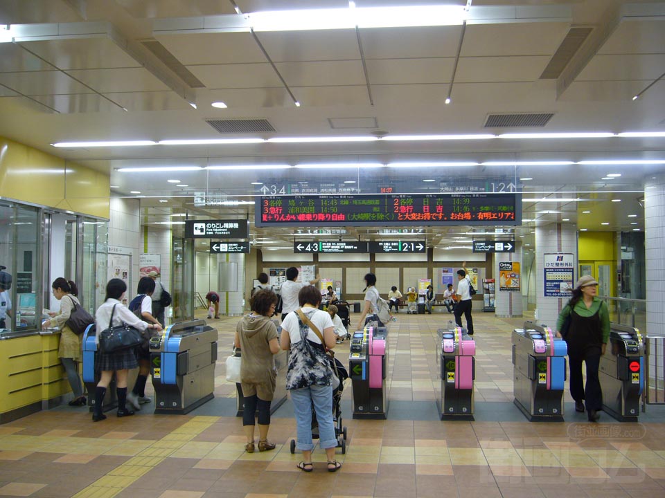 東急武蔵小山駅改札口写真画像
