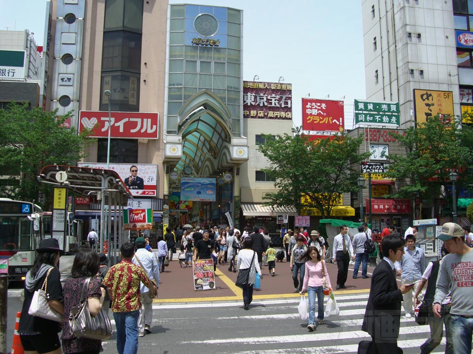 JR中野駅北口前