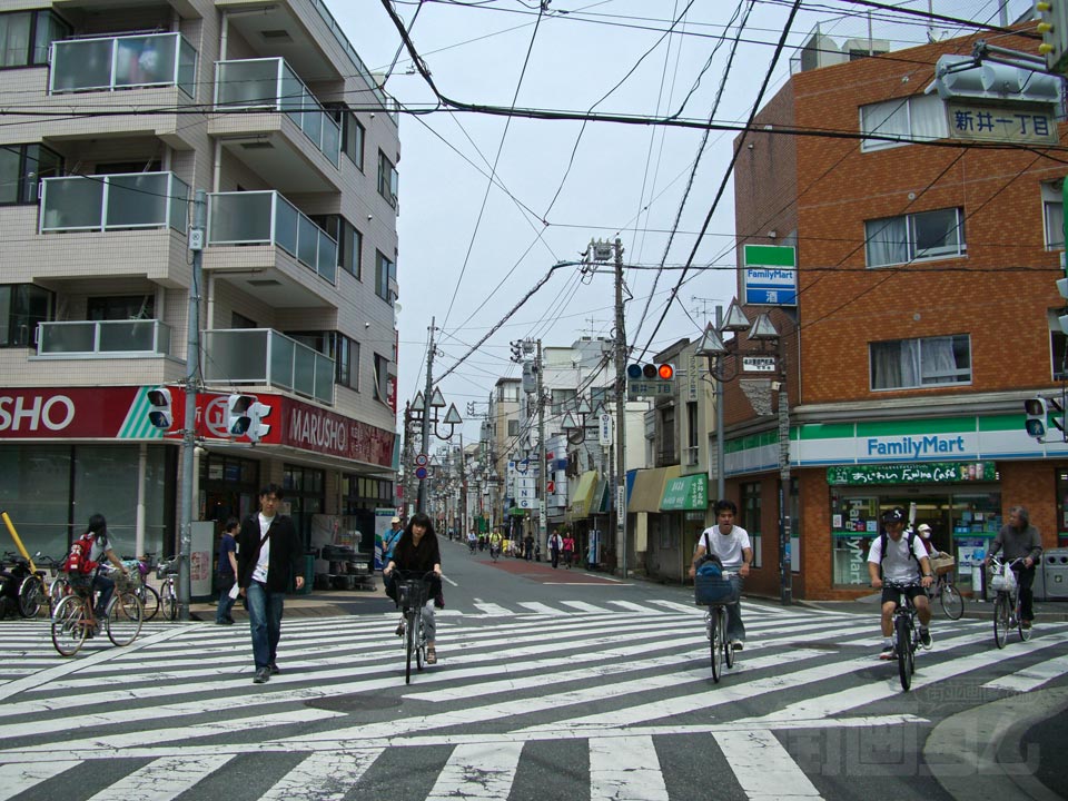 新井一丁目交差点