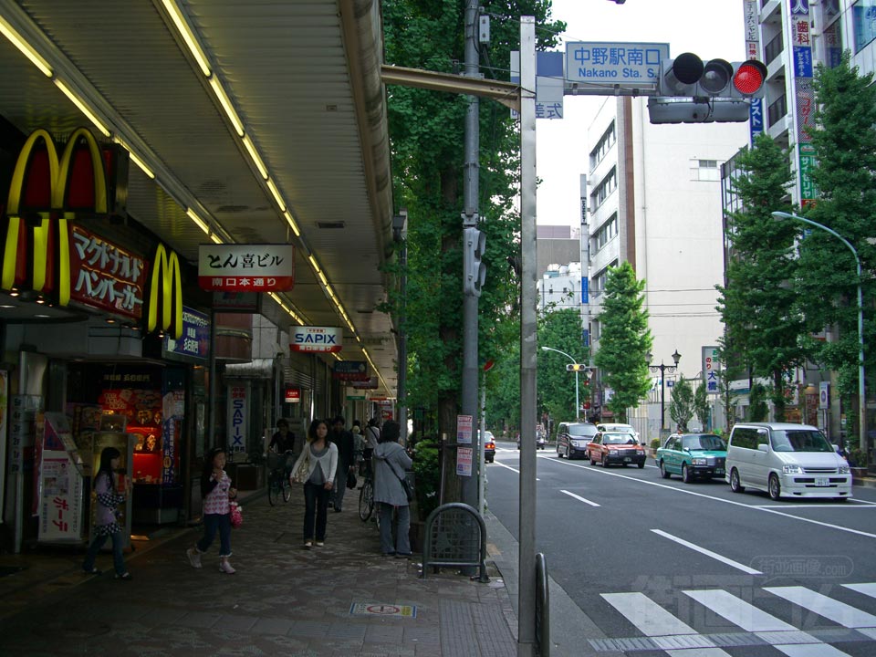 南口本通りアーケード街