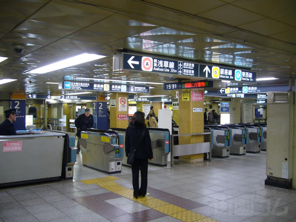 東京メトロ日本橋駅