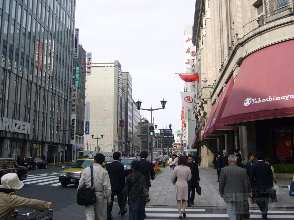 中央通り(国道15号線)