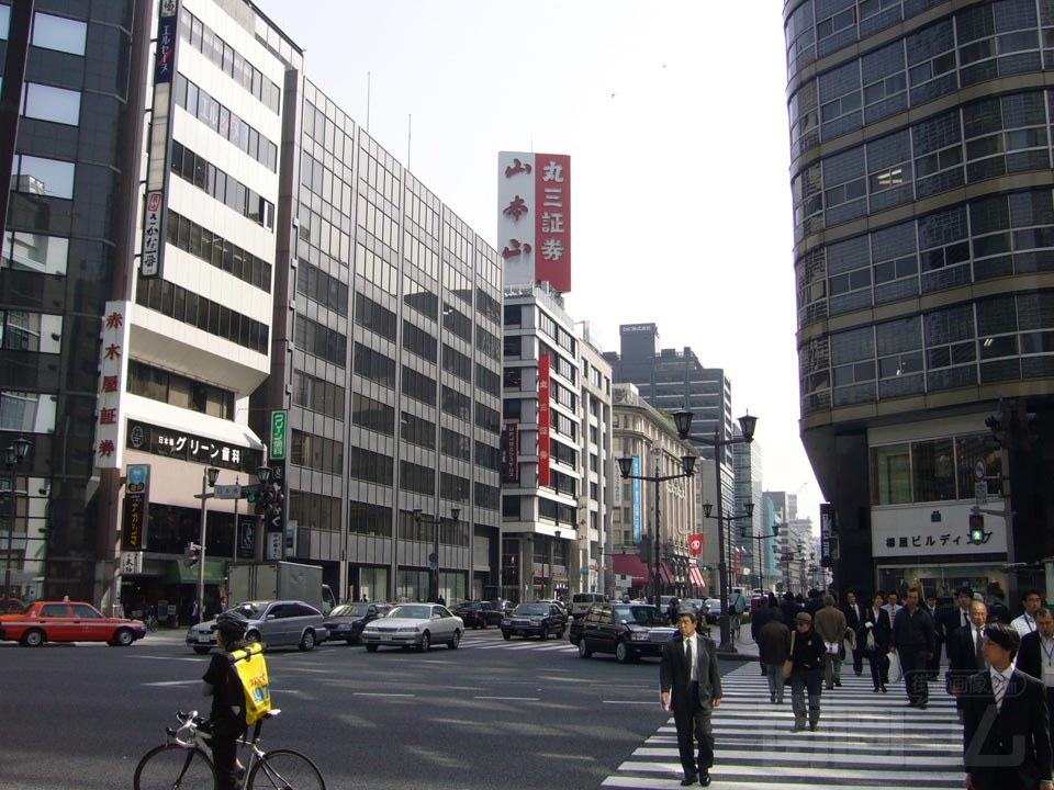 日本橋交差点