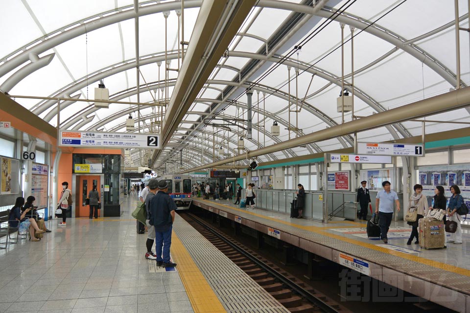 京成日暮里駅ホーム